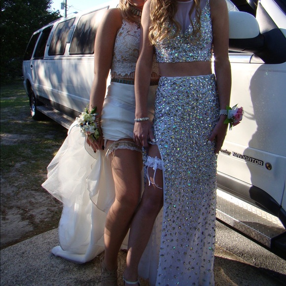 White prom dress - Picture 7 of 8
